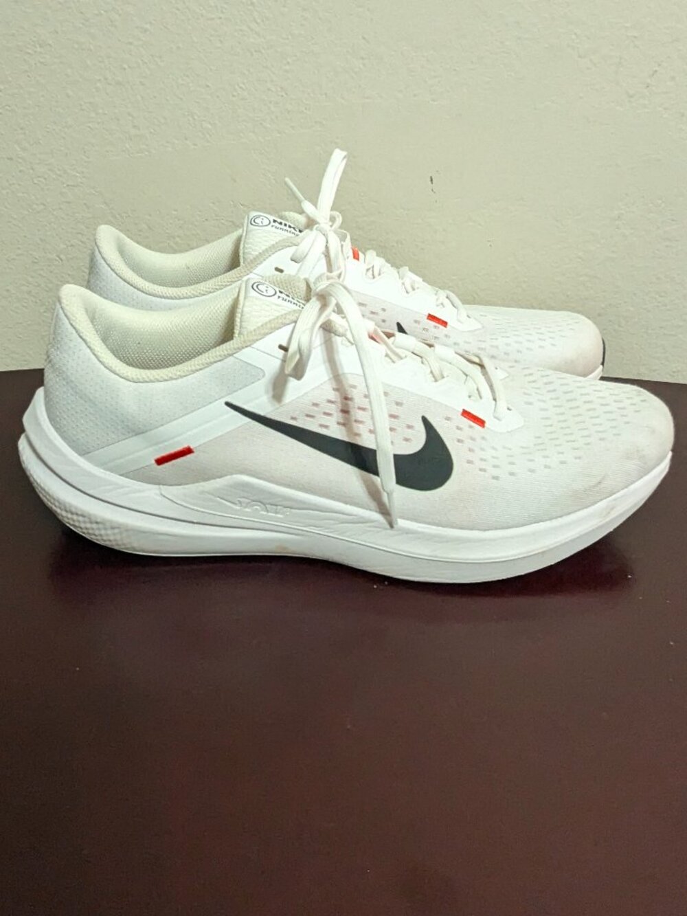 Nike Air Winflo 10 Mens Running Shoes White‎ Black Red Size 11